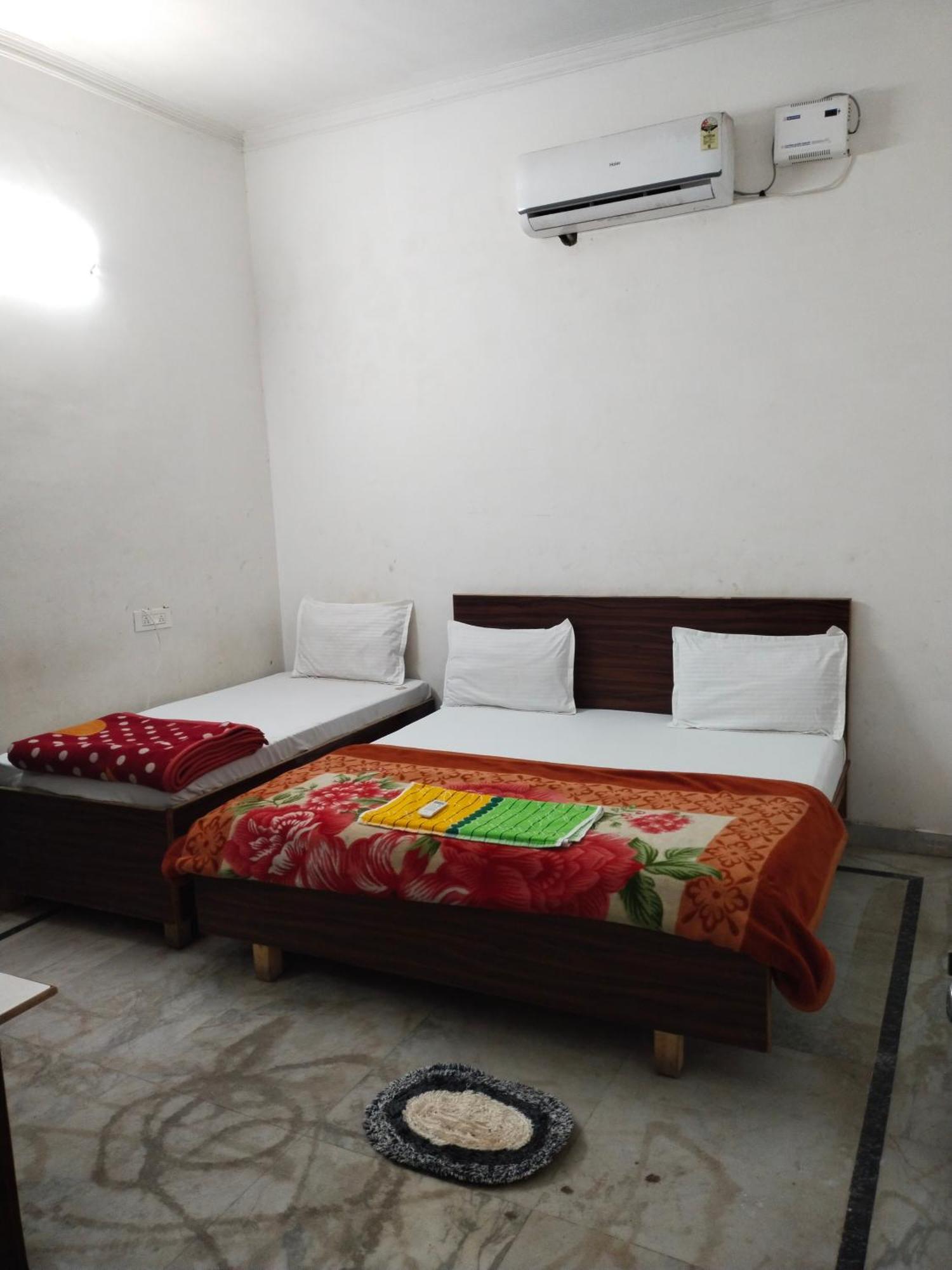 Shri Ji Kripa Kunj Hotel Vrindavan Exterior photo