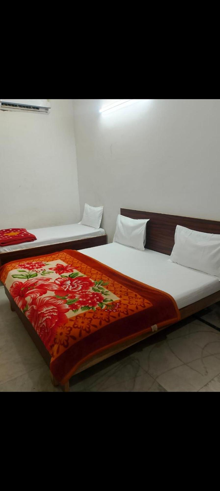 Shri Ji Kripa Kunj Hotel Vrindavan Exterior photo